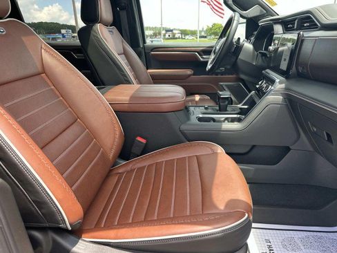 Used 2025 GMC Sierra 1500 Denali Ultimate AWD/4WD image 13