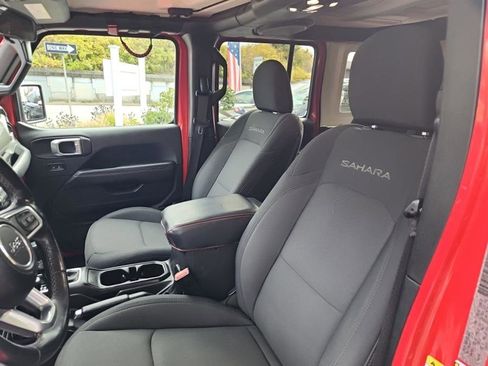 Used 2019 Jeep Wrangler Unlimited Sahara AWD/4WD image 33