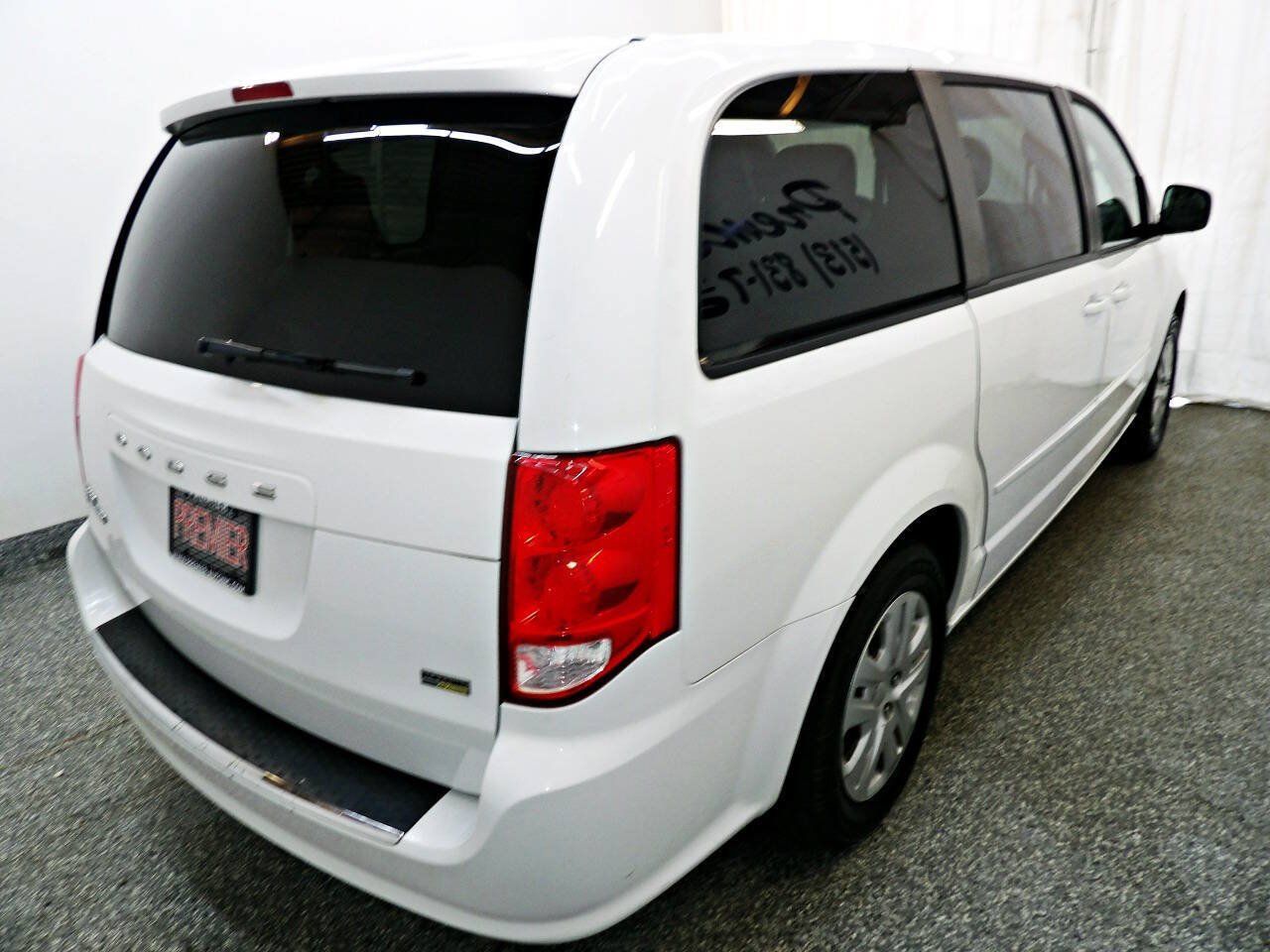 Used 2016 Dodge Grand Caravan SE w/ Quick Order Package 29E SE FWD image 6