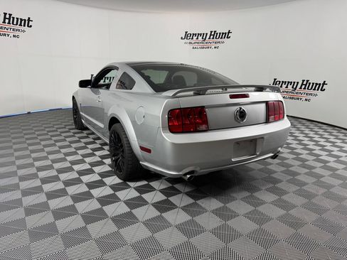 Used 2009 Ford Mustang GT image 10
