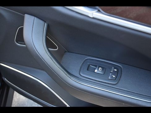 Used 2018 Maserati Levante AWD/4WD image 35
