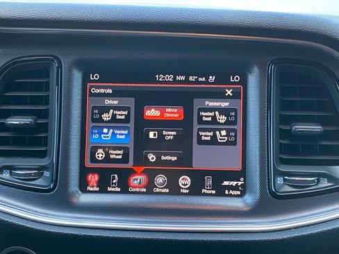 Used 2015 Dodge Challenger SRT RWD image 20