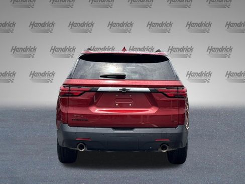 Used 2022 Chevrolet Traverse LT FWD image 9