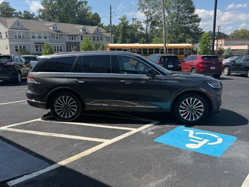 Used 2020 Lincoln Aviator Reserve w/ Equipment Group 201A RWD image 4