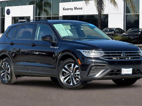 Used 2023 Volkswagen Tiguan S image 2