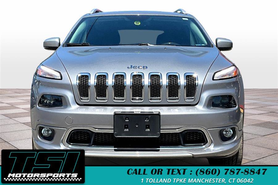 Used 2017 Jeep Cherokee Overland AWD/4WD image 3