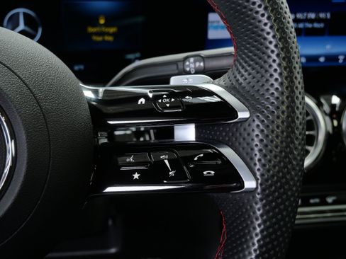 Certified 2025 Mercedes-Benz GLA 250 4MATIC image 26