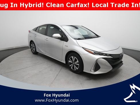 Used 2017 Toyota Prius Prime Premium image 13