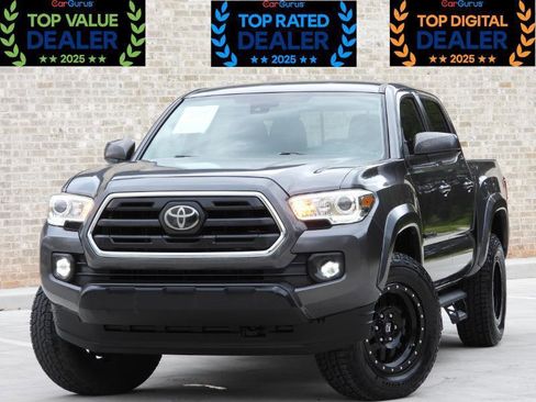 Used 2019 Toyota Tacoma SR5 RWD image 2