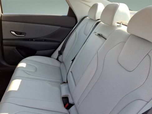 Used 2024 Hyundai Elantra Limited FWD image 17