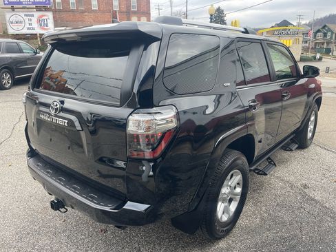 Used 2023 Toyota 4Runner SR5 Premium w/ Moonroof Package image 6