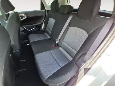 Used 2025 Kia Soul LX w/ LX Technology Package FWD image 22
