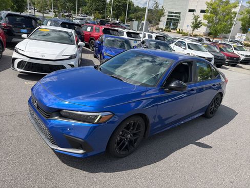 Used 2023 Honda Civic Sport image 5