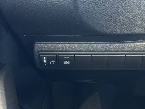 Used 2025 Toyota Corolla LE image 35