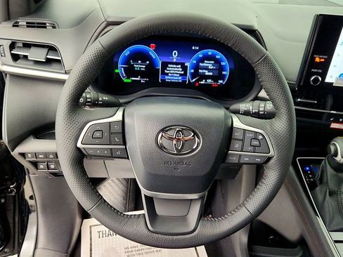 Used 2026 Toyota Sienna Platinum AWD/4WD image 14