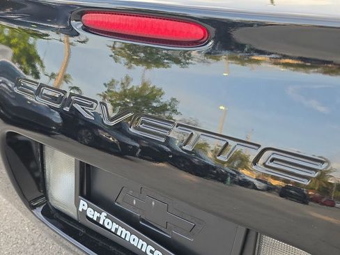 Used 2002 Chevrolet Corvette Convertible w/ Preferred Equipment Group2 RWD image 12