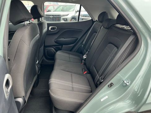 Used 2025 Hyundai Venue SEL FWD image 24