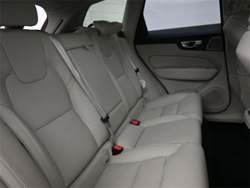 Used 2024 Volvo XC60 B5 Ultimate w/ Protection Package Premier image 33