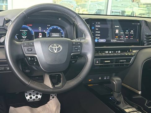 Used 2026 Toyota Camry XSE FWD image 32