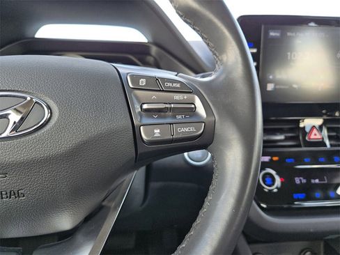 Used 2022 Hyundai Ioniq SE image 17