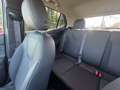 Used 2025 Buick Encore GX Preferred image 38