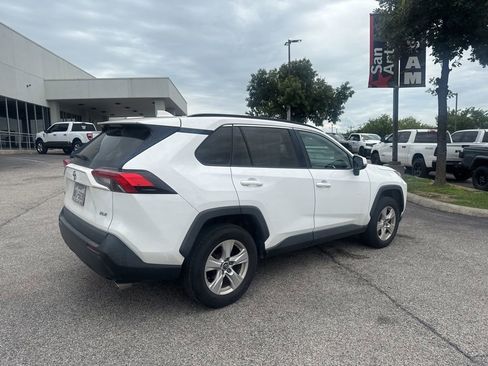Used 2020 Toyota RAV4 XLE FWD image 17