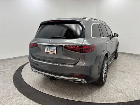 Used 2025 Mercedes-Benz GLS 580 4MATIC image 11