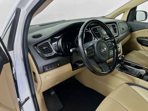 Used 2016 Kia Sedona EX FWD image 9