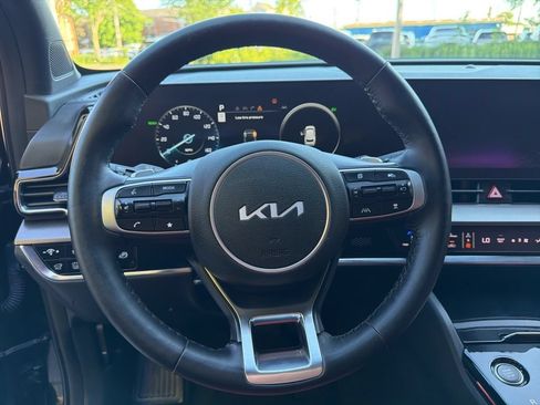 Certified 2025 Kia Sportage SX Prestige AWD/4WD image 15