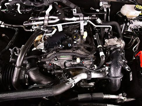 Used 2025 Ford Bronco 4-Door AWD/4WD image 32