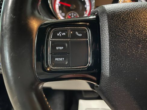 Used 2019 Dodge Grand Caravan SXT FWD image 10