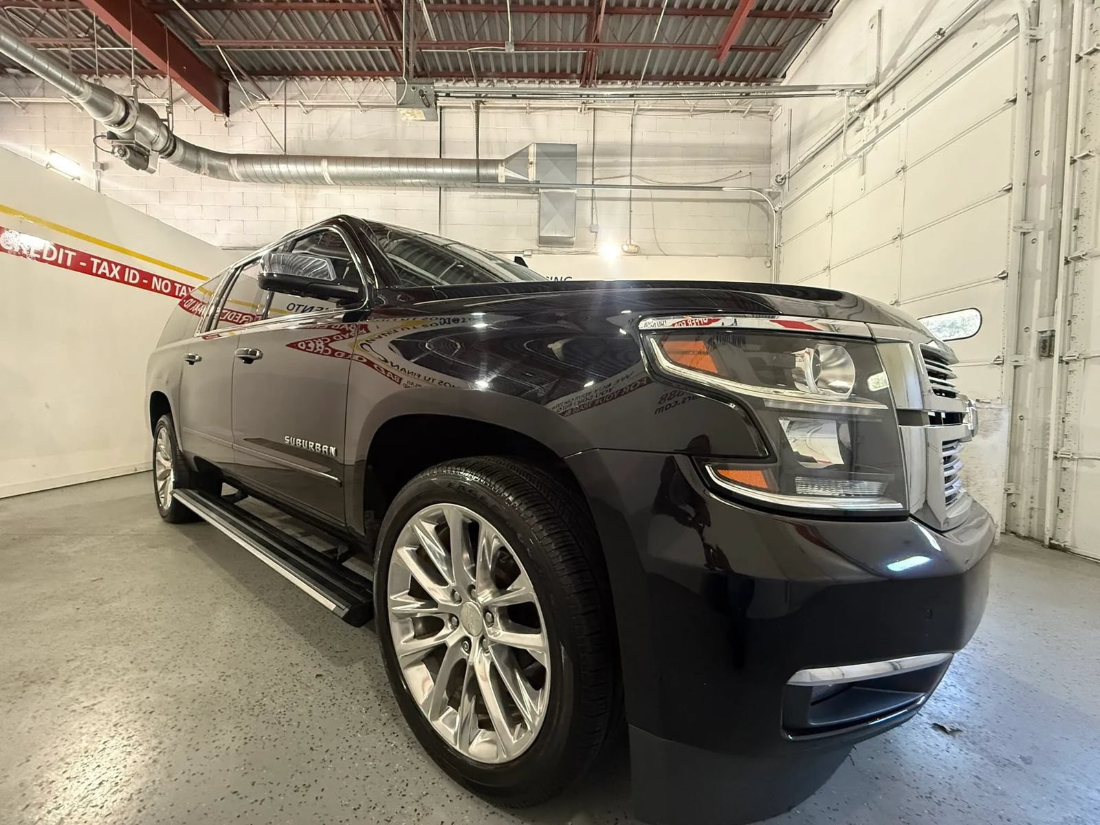 Used 2019 Chevrolet Suburban Premier w/ Premier Plus Edition AWD/4WD image 1