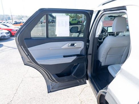 Used 2025 Ford Explorer Active w/ Active Comfort Package AWD/4WD image 11