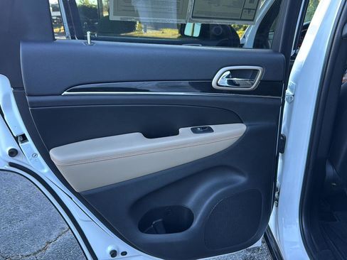 Used 2016 Jeep Grand Cherokee Limited 75th Anniversary image 15