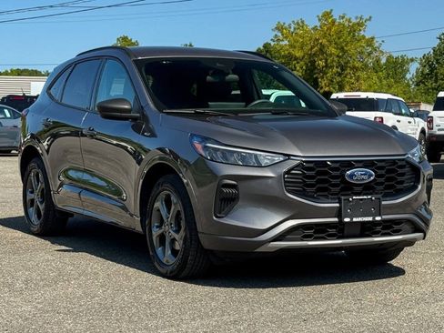 Used 2023 Ford Escape ST-Line w/ Tech Pack #1 AWD/4WD image 1
