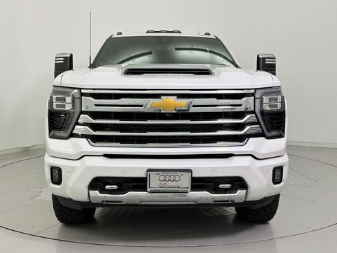 Used 2024 Chevrolet Silverado 2500 High Country w/ High Country Premium Package AWD/4WD image 6