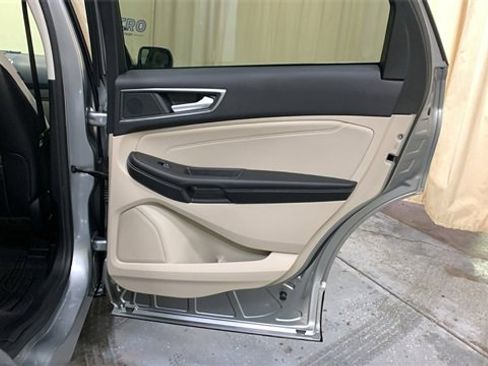 Certified 2024 Ford Edge Titanium image 13