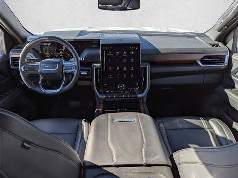 Used 2025 GMC Yukon Denali image 17