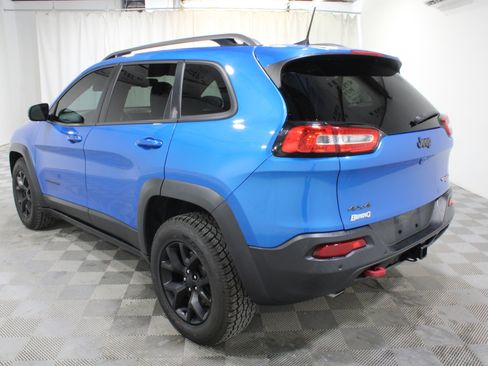 Used 2018 Jeep Cherokee Trailhawk w/ Comfort/Convenience Group AWD/4WD image 29