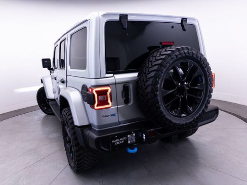 Used 2022 Jeep Wrangler Unlimited Sahara AWD/4WD image 7