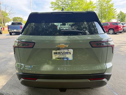 New 2026 Chevrolet Equinox LT w/ Convenience Package II AWD/4WD image 7