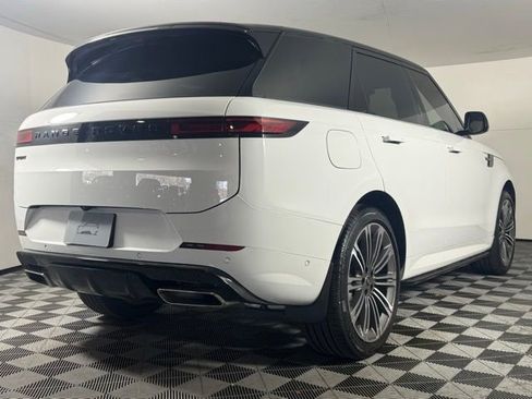 New 2025 Land Rover Range Rover Sport Dynamic SE AWD/4WD image 8