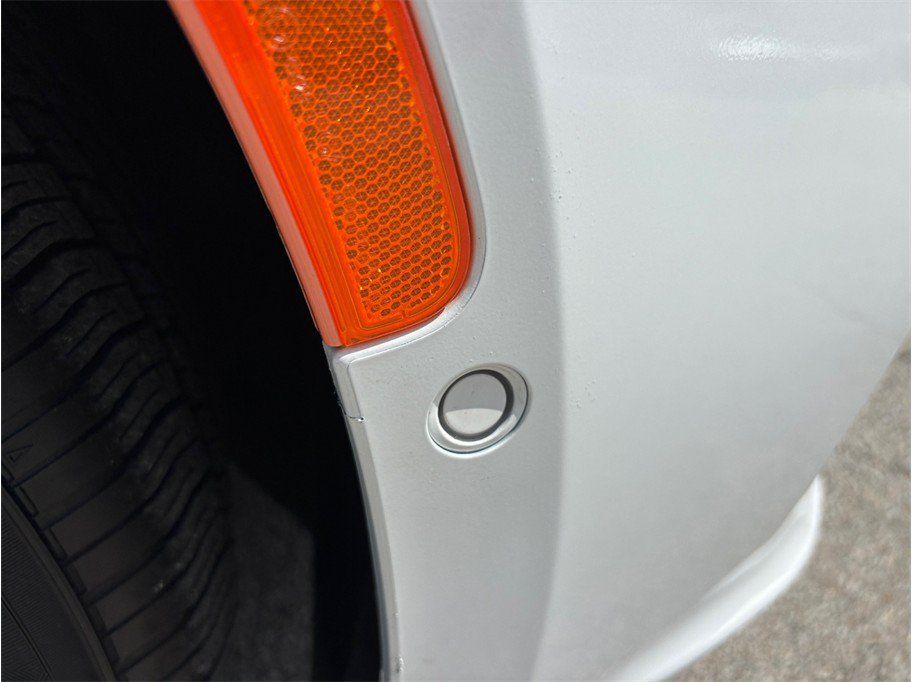 Used 2024 Chrysler Pacifica Limited FWD image 14