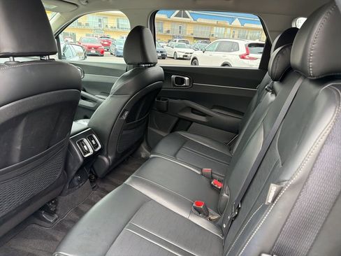 Used 2024 Kia Sorento S image 13