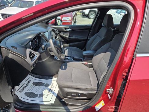 Used 2018 Chevrolet Cruze LT w/ Convenience Package image 30