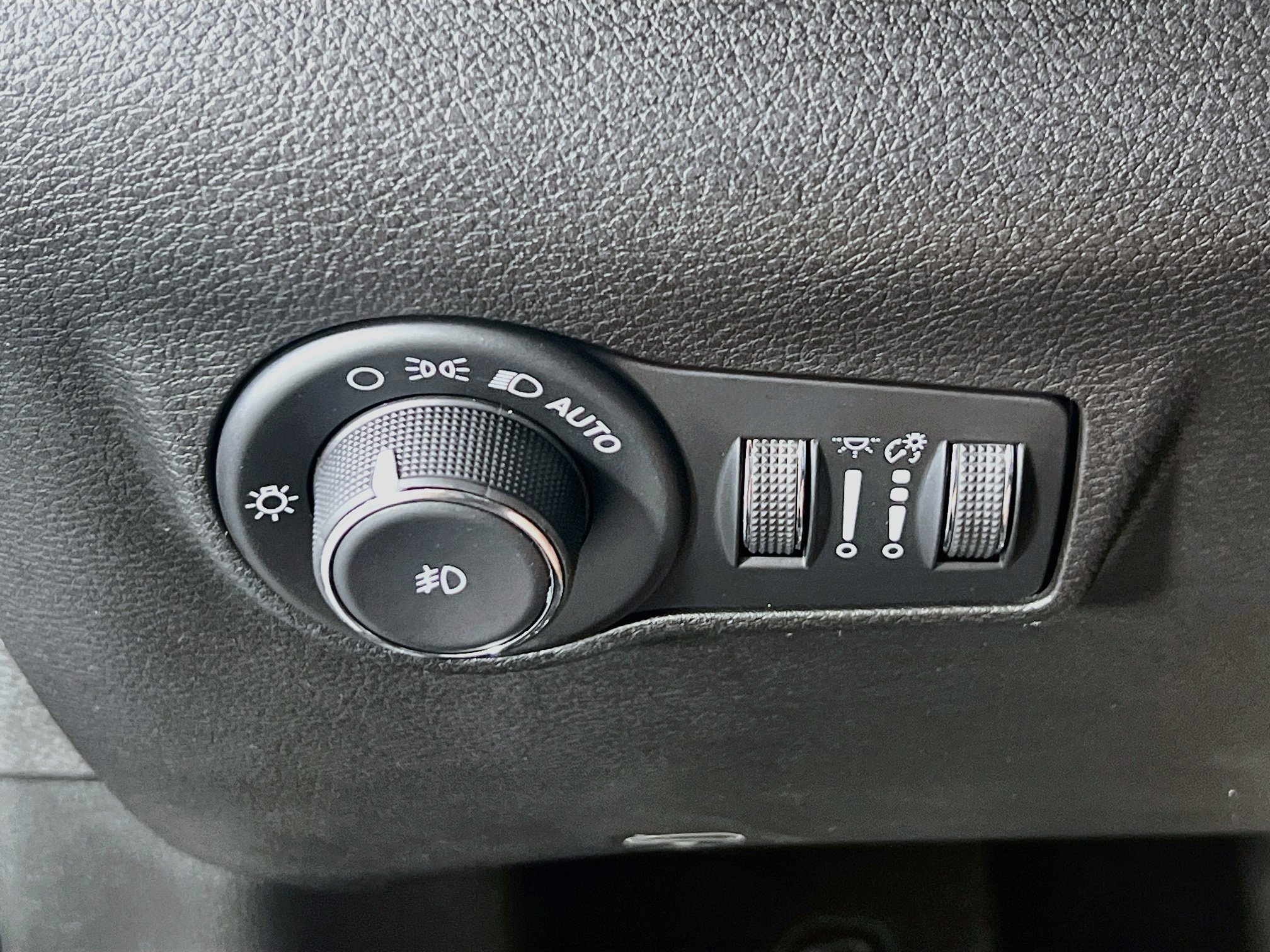 Used 2023 Jeep Compass Limited w/ Elite Group AWD/4WD image 10