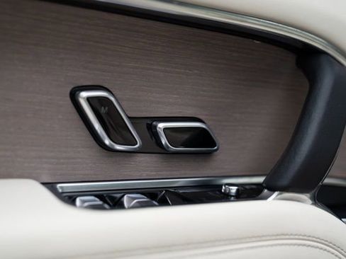 Used 2023 Land Rover Range Rover Long Wheelbase First Edition image 55