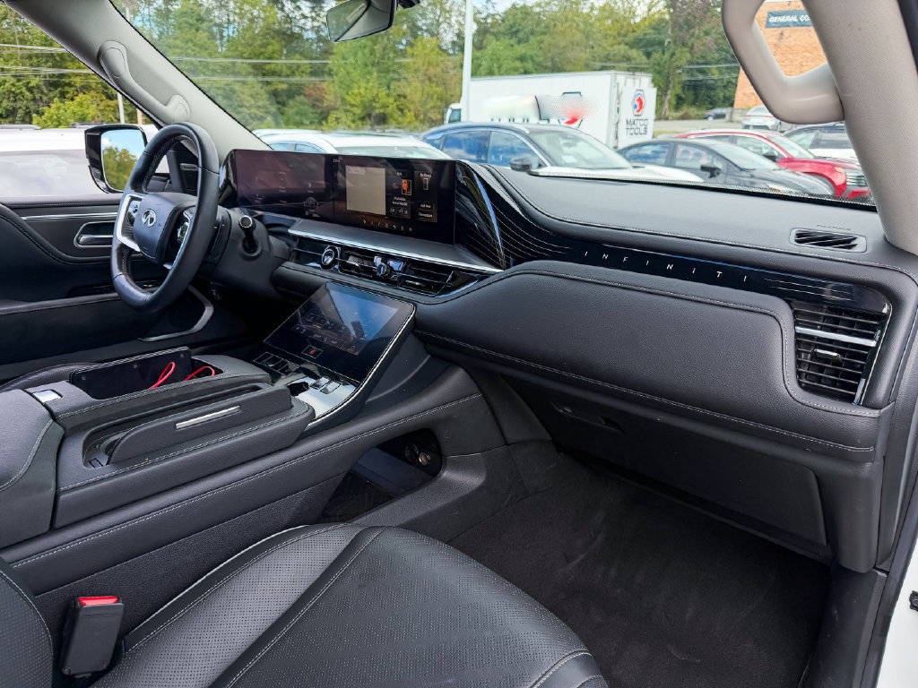 Used 2025 INFINITI QX80 Luxe AWD/4WD image 10