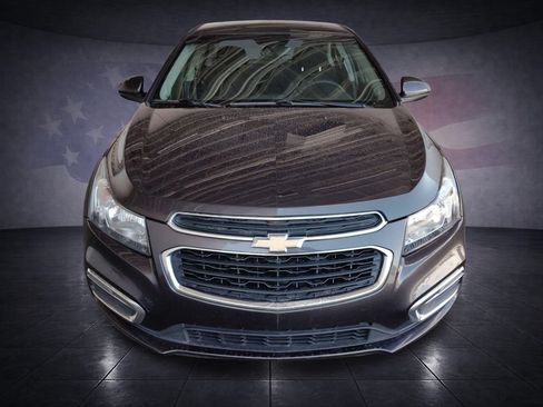 Used 2015 Chevrolet Cruze LT w/ Technology Package FWD image 8