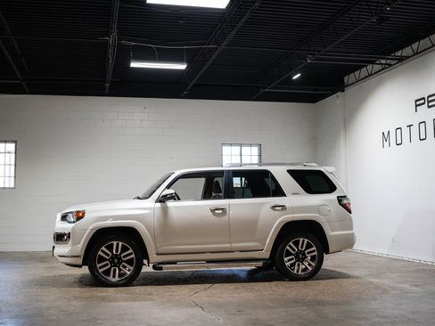 Used 2021 Toyota 4Runner Limited AWD/4WD image 3